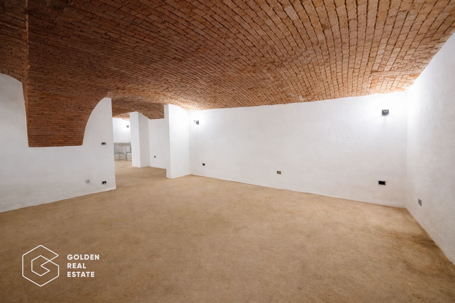 Spațiu office 80 mp, demisol, clădire istorică - Poză 3