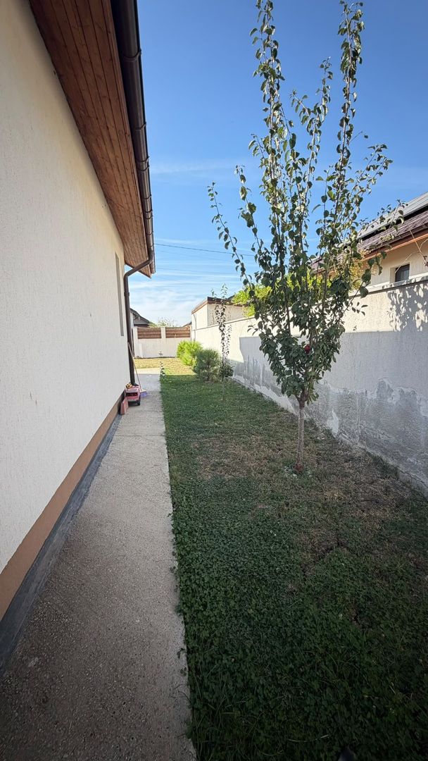 CASĂ INDIVIDUALĂ  DOMNESTI I COMPLEX PRIVAT | TEREN 430 MP | MOBILATĂ ȘI UTILATĂ - Poză 17