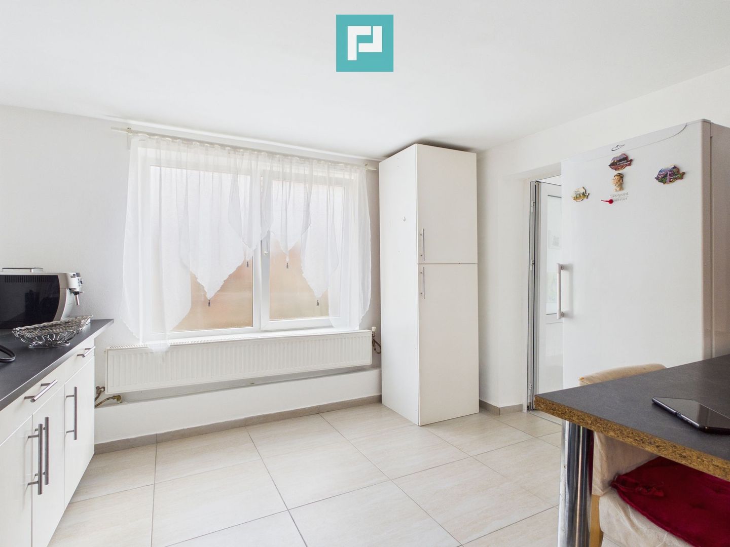 Casă cu 6 camere în zona Central - Poză 2