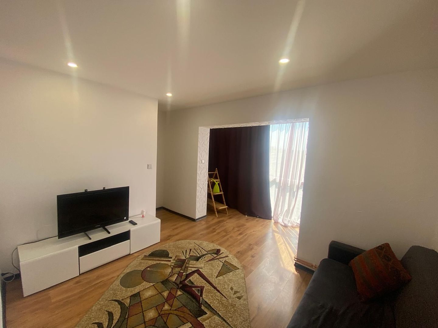 Apartament pe strada Timisorii cu priveliste minunata - Poză 3