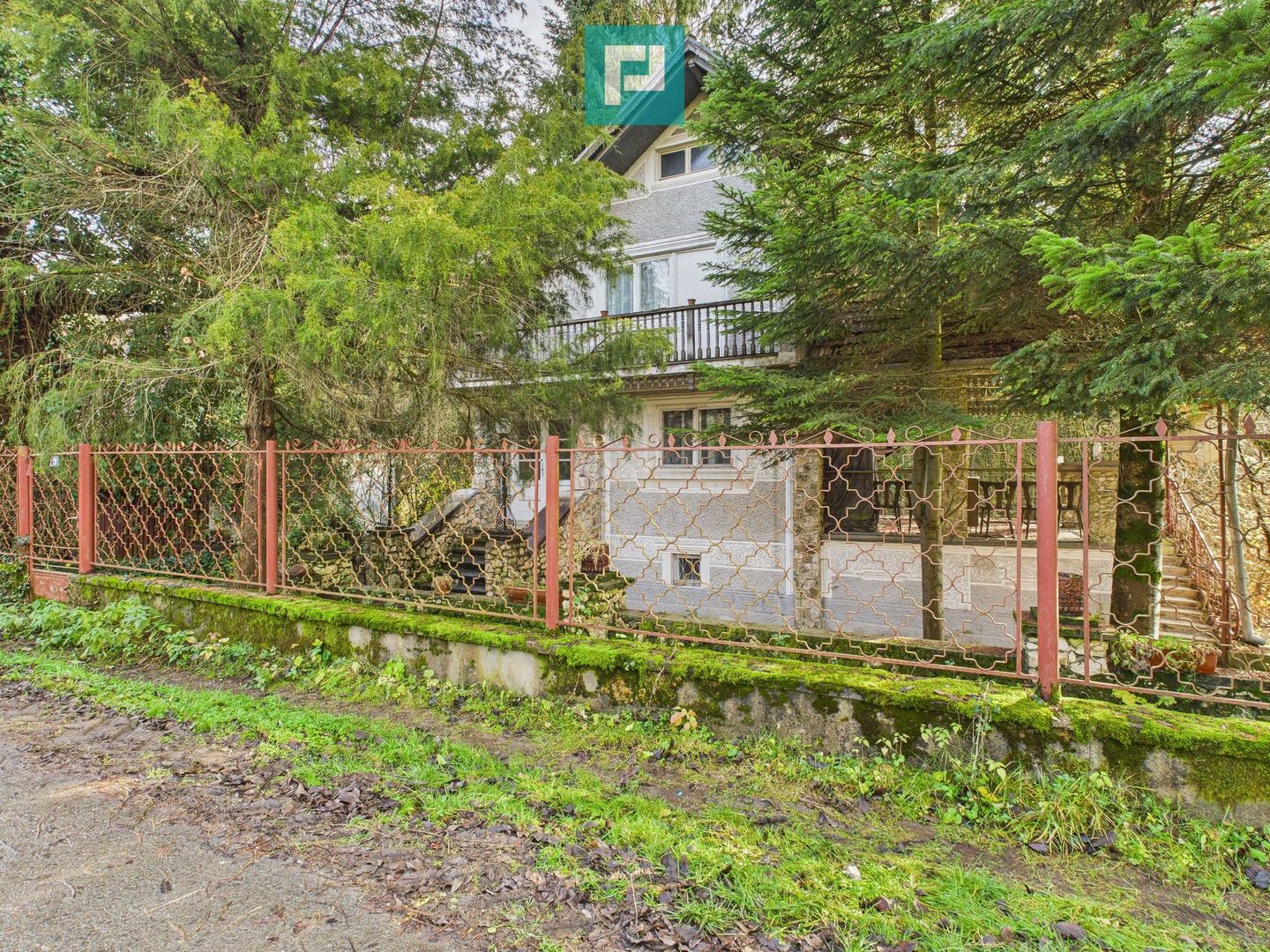 Casă P+E+M cu teren 8163 mp – Roşia Nouă (Petriş) - Poză 1