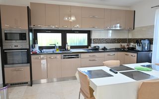 Casa cu piscina de vanzare | 3.300 mp teren | Urlati - Prahova - Poză 10