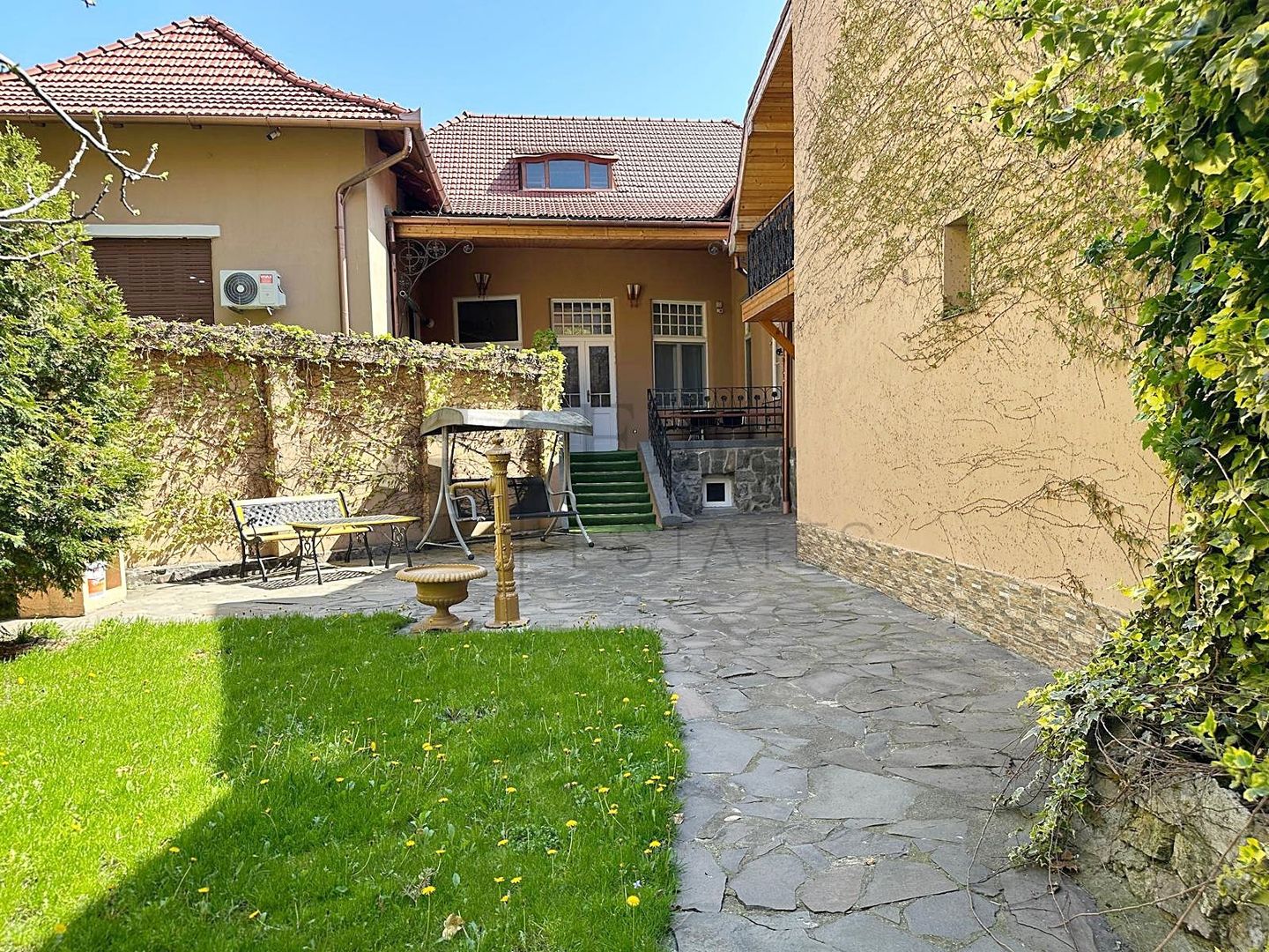 2 Case de inchiriat ultracentral in Oradea - Poză 2