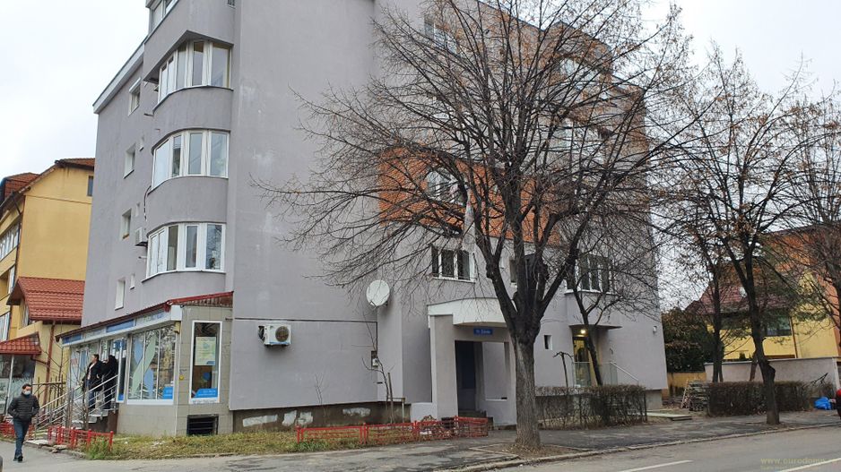 Zizinului apartament pretabil birouri sau locuit comision 0 - Poză 9