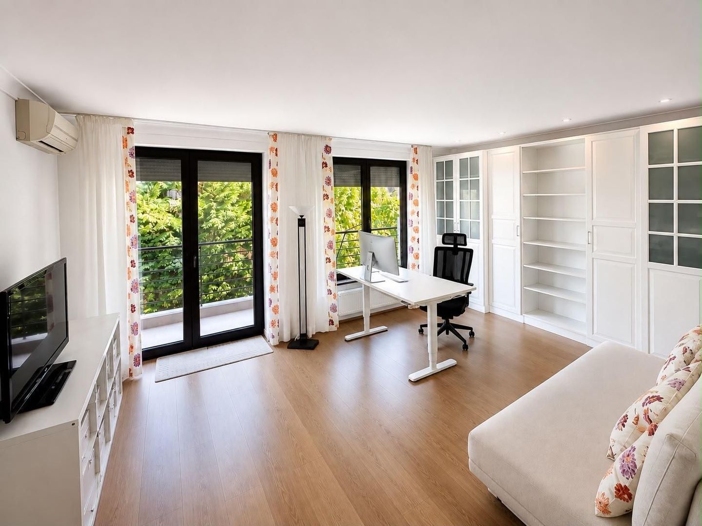 vila 5 camere | Pipera | Porche Nord | 2 parcari + gradina - Poză 5