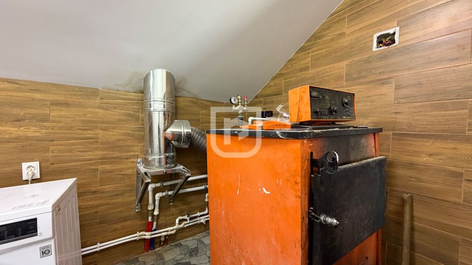 Casa renovata complet, Corlata Centru - Poză 10