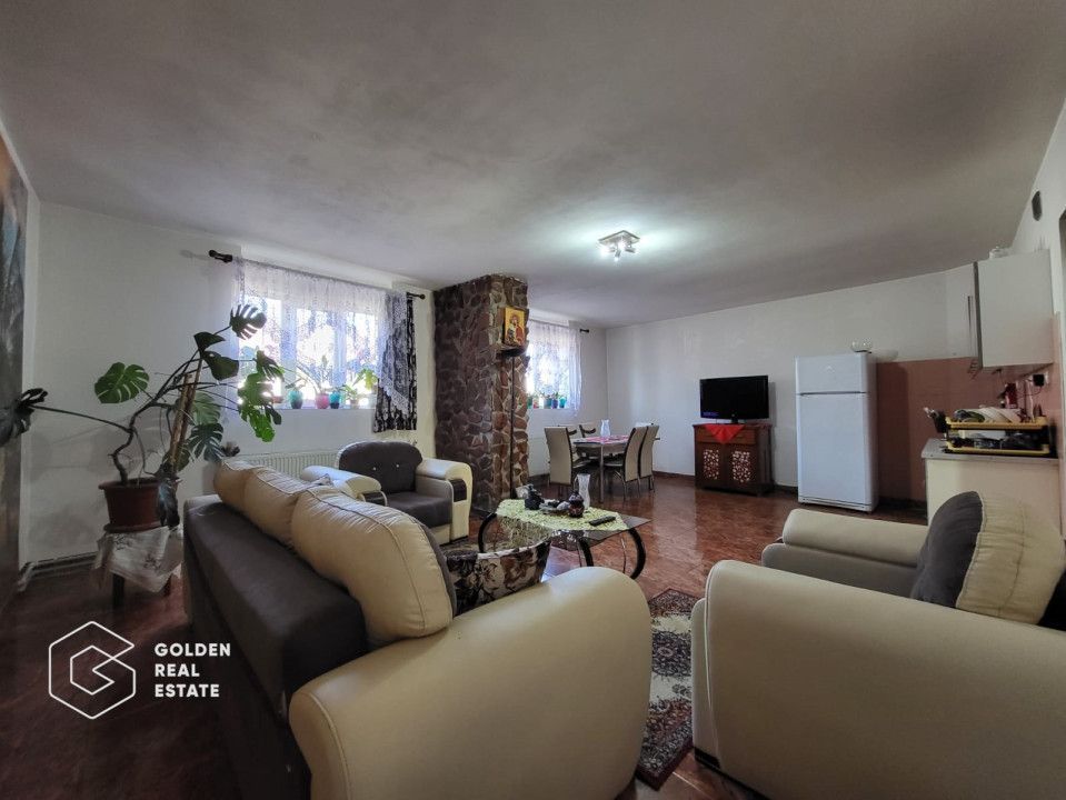 Casa cu teren de 842 mp, oras Lipova - Poză 9