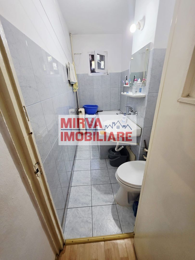 Apartament 3 camere, etaj 3, Malu Roșu – Str. Rîșnovenilor - Poză 9
