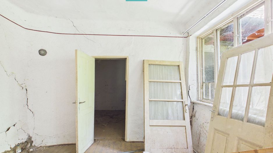 CASĂ ÎN ZERIND PE PRINCIPALĂ CU TEREN DE 1440 MP - Poză 8