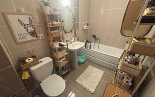 Apartament cu 3 camere, 57 mp, balcon și boxă – zona Panemar. - Poză 5