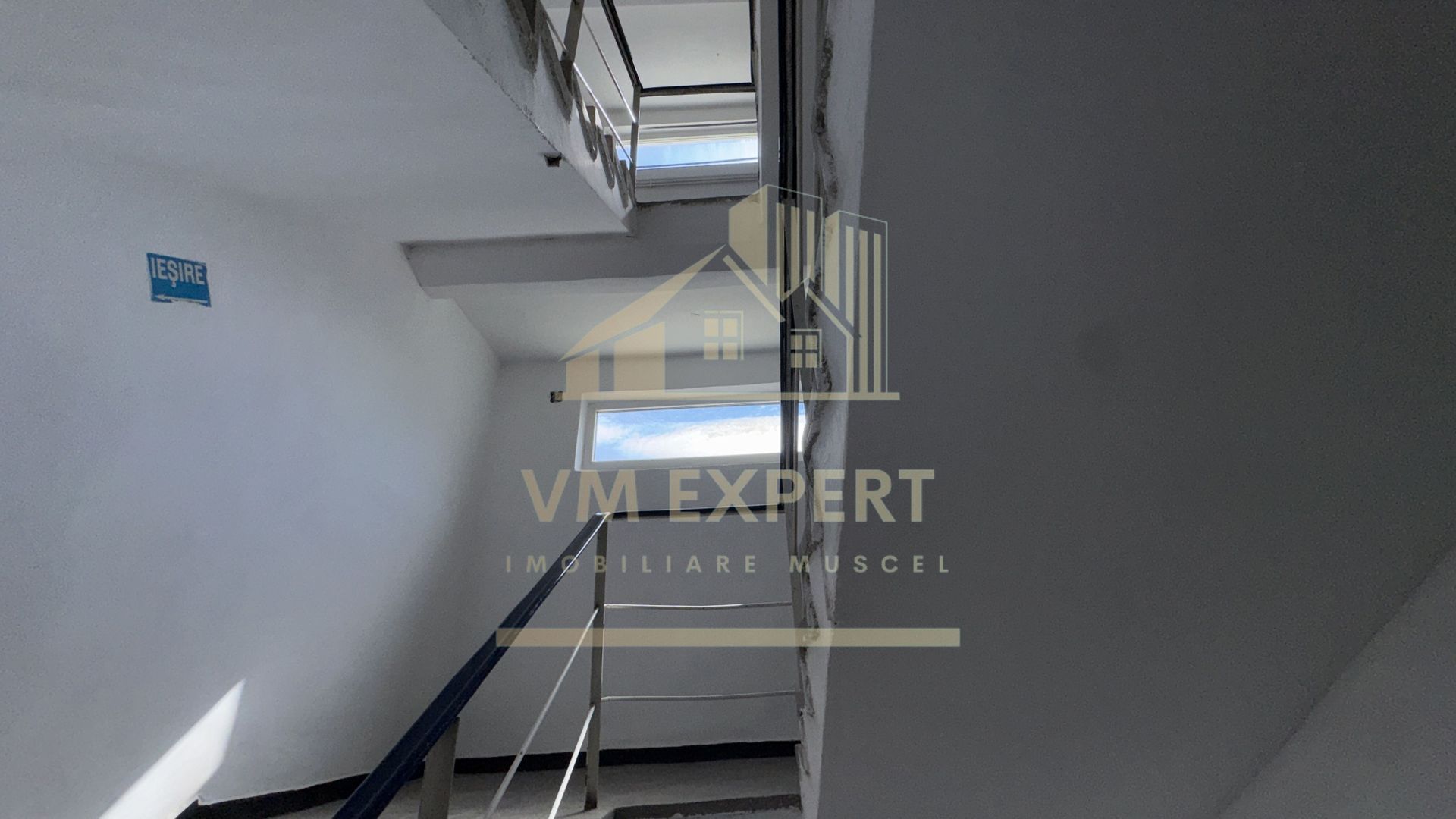 BLOC DE GARSONIERE P+4 SUPRAFAȚĂ UTILĂ 2135MP TEREN 2967 MP CĂMPULUNG - Poză 26