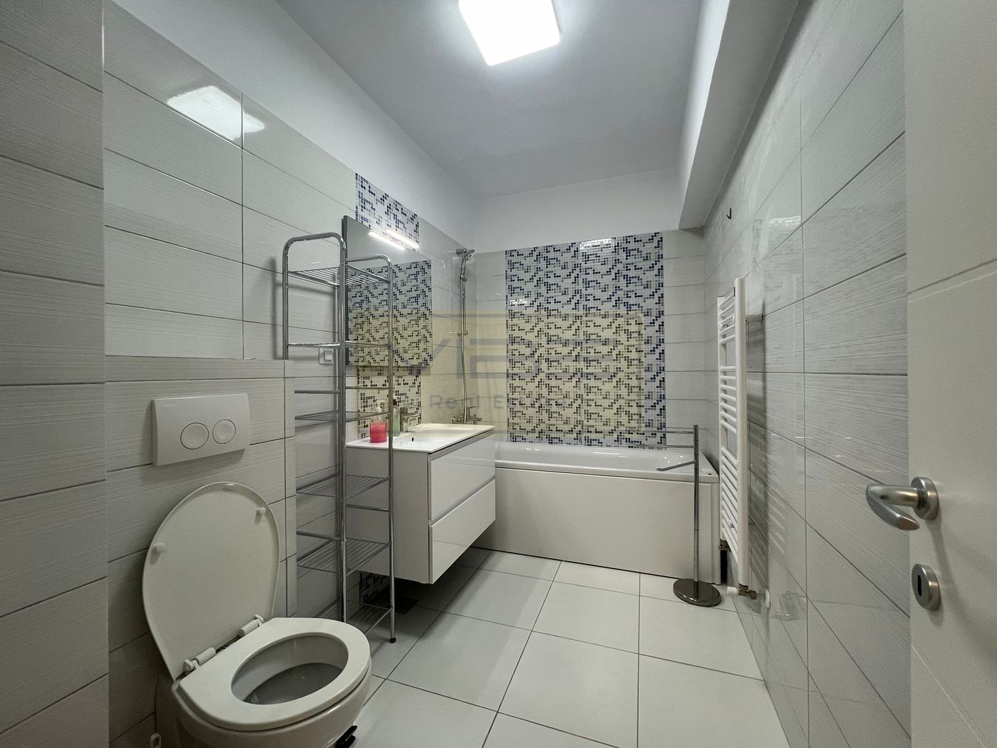 Apartament 2 camere + parcare Conest Evolution - Poză 20
