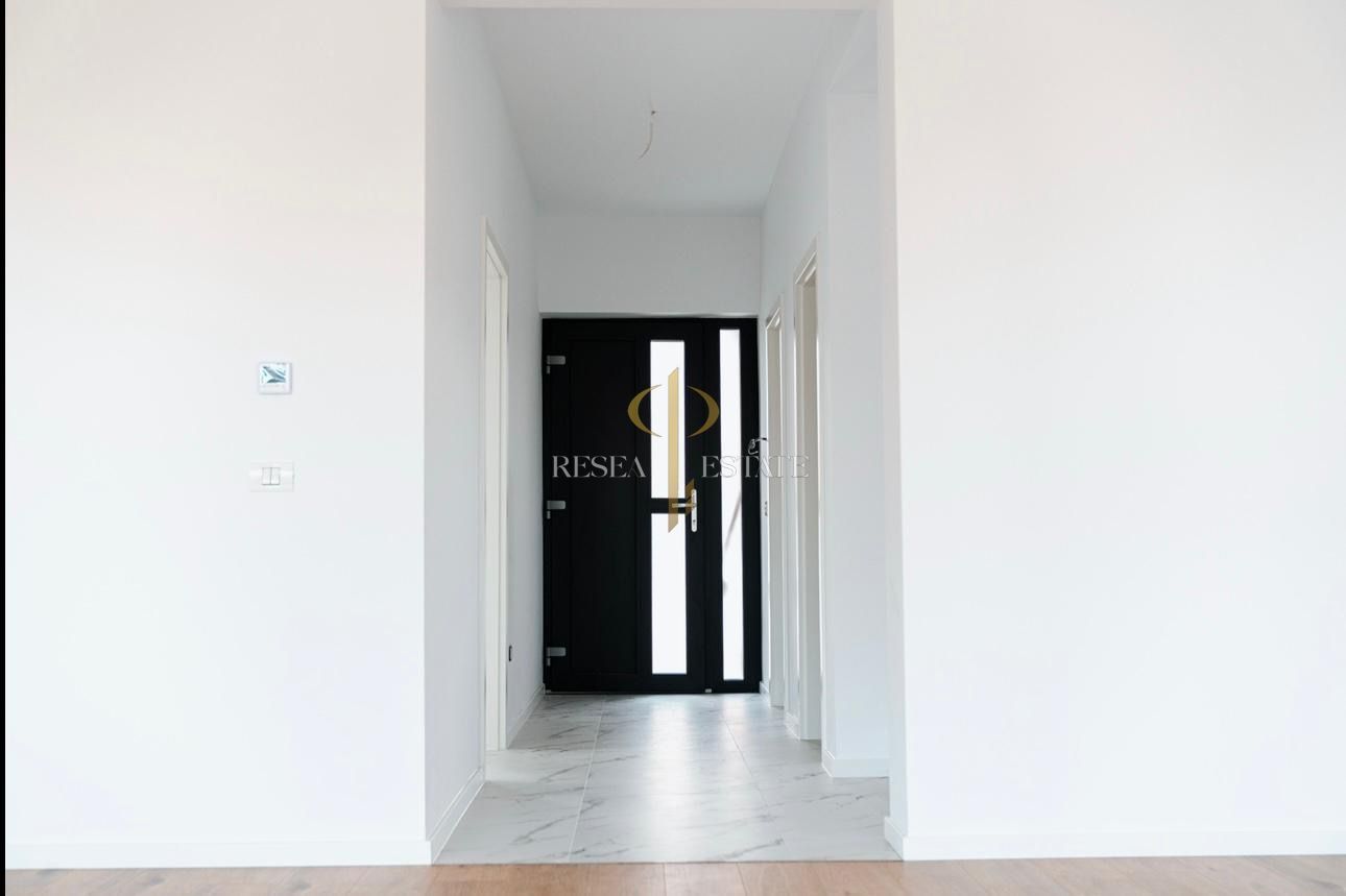 Casa individuală -4 camere - Giroc - Poză 2