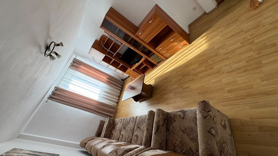 Apartament cu 4 camere de închiriat în Alba Iulia - Poză 1