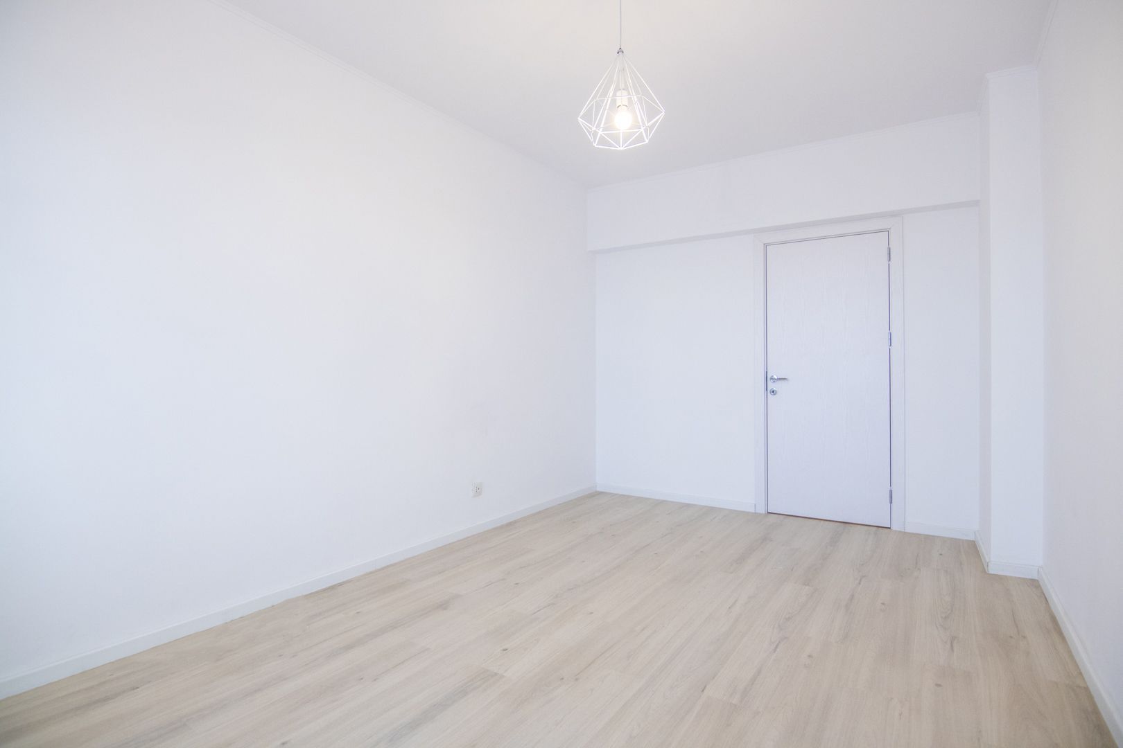 Apartament 2 camere, finisat complet, gata de mutare, centrala proprie noua - Poză 23