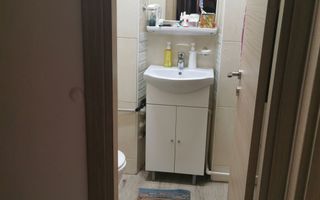 Proprietar , vand apartament , 4 camere cu centrala termica , boxa si loc parcare adp - Poză 4