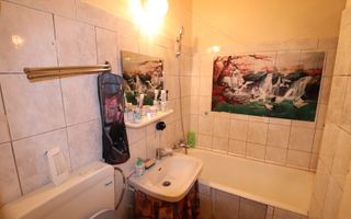 Apartament cu 2 camere | Balcon  |  Pivnita | zona Vasile Aaron - Poză 6