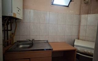 Apartament cu 3 camere - zona semicentrala - Poză 10