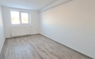Casa semimobilata semiutilata in Cartier Izvor Tarlungeni Brasov - Poză 6