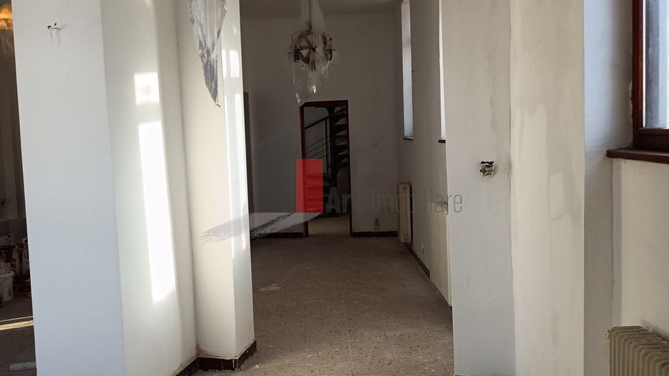 Vila  de inchiriat recent renovata - Poză 29