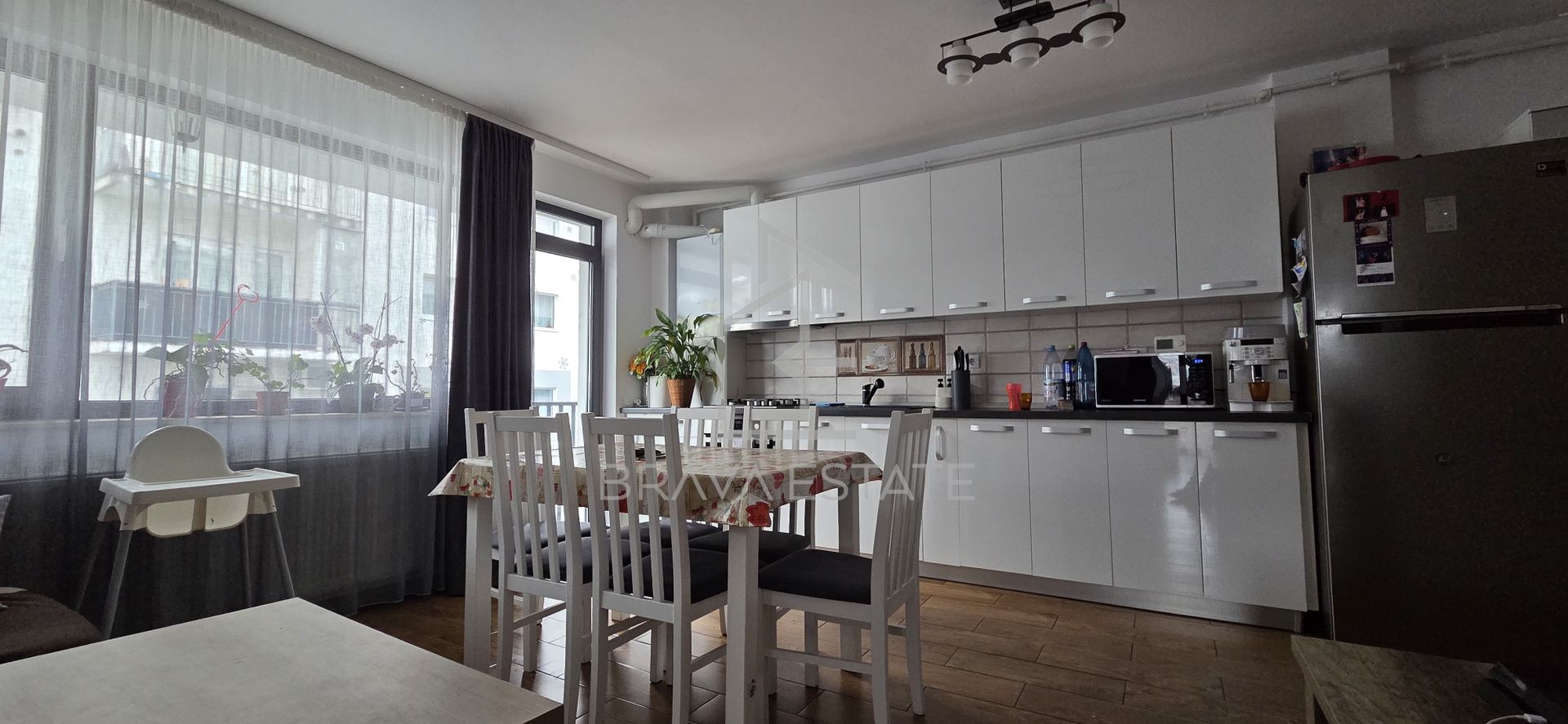 Apartament 3 camere, 61mp, 2 balcoane, parcare, strada Stejarului - Poză 1