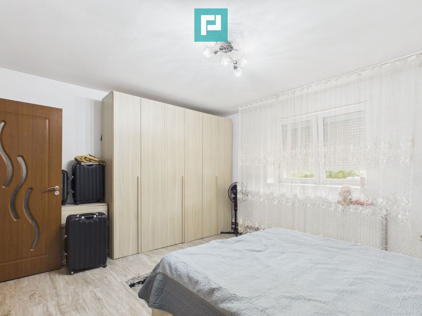 Casă solidă în Curtici cu teren de 1166 mp - Poză 12