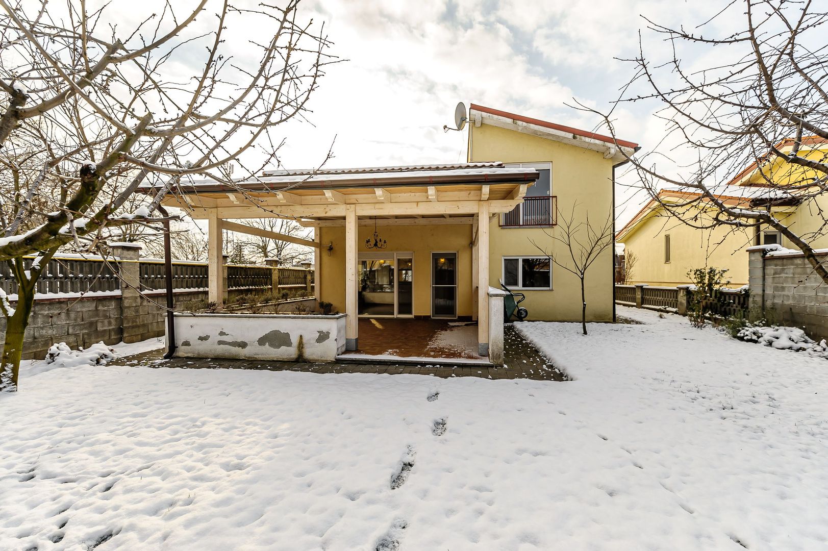 Casă situată pe strada Constituției, Aradul Nou - Poză 16