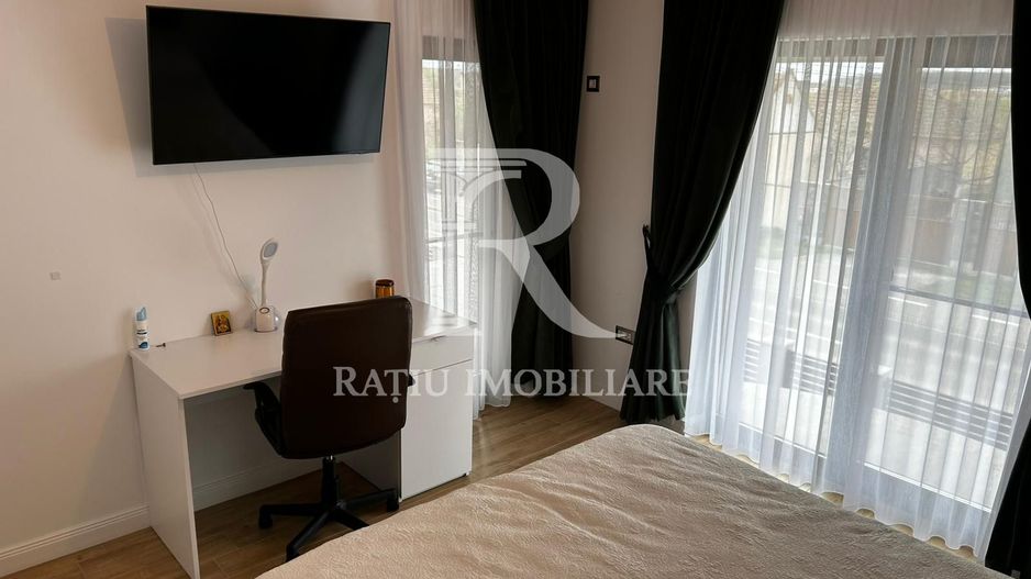 Casa cu 5 camere de vanzare | Nufarul | Oradea - Poză 19