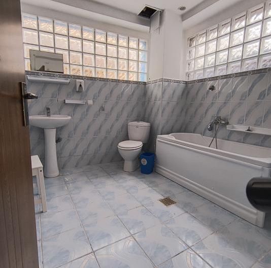 13 Septembrie- Casa Poporului- Uranus- adiacent - Poză 4