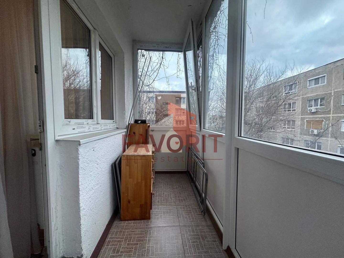 3 camere | zona excelenta | izolat interior | etaj intermediar | - Poză 15