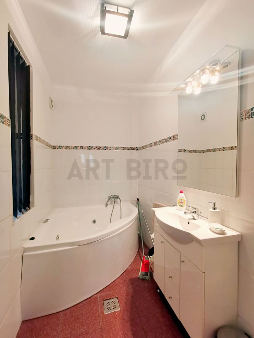 Zero comision, vila renovata 120mp Unirii birou sau clinica, 9' metrou - Poză 4