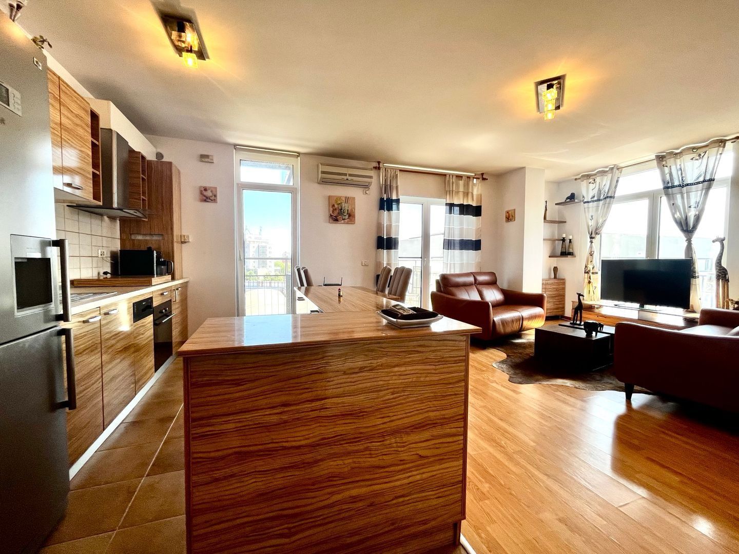 Apartament 3 camere, elegant, pe 2 niveluri,  cu garaj,  zona Aradului - Poză 4