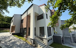 Case cuplate la liziera padurii , ideale pentru 2 familii ! - Poză 3