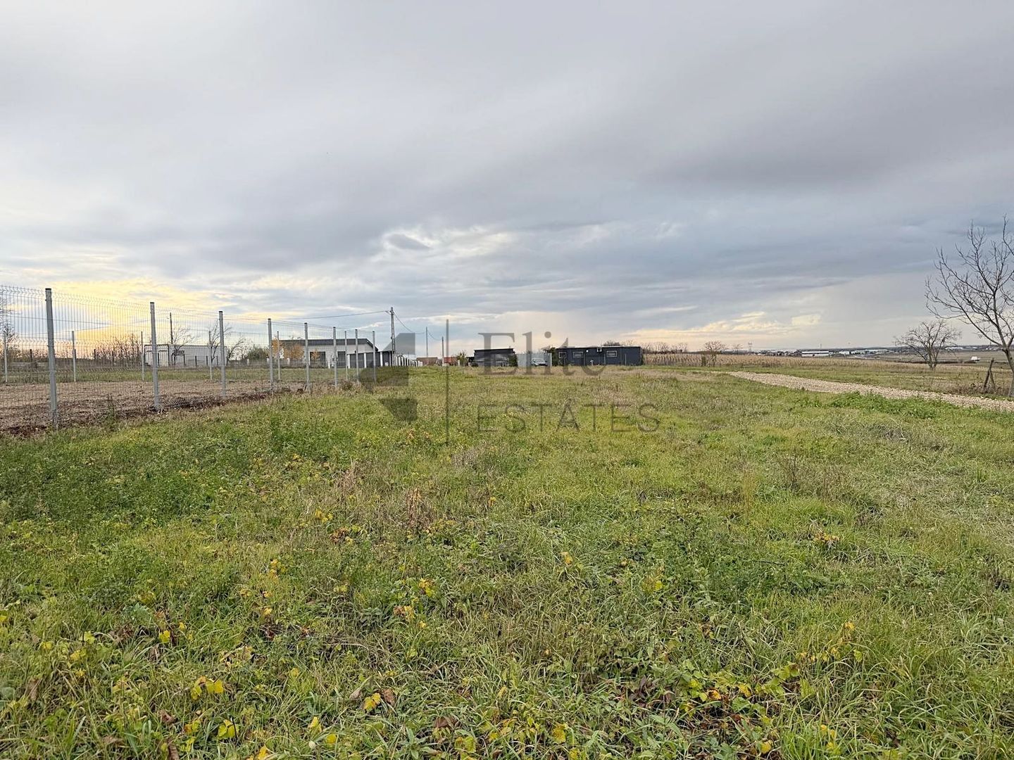 Teren intravilan de vanzare in Apateu | Dublu front - Poză 3