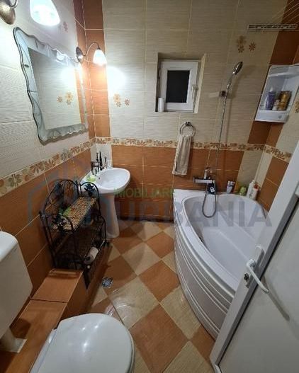 Apartament 3 camere decomandat zona Galata Iasi - Poză 6