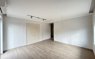 Gradina proprie. Bucatarie inchisa. Loc de parcare. - Poză 3