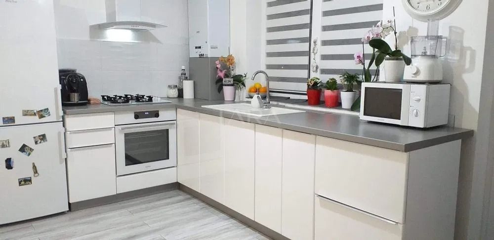 Apartament cu 2 camere, finisat si mobilat. - Poză 4