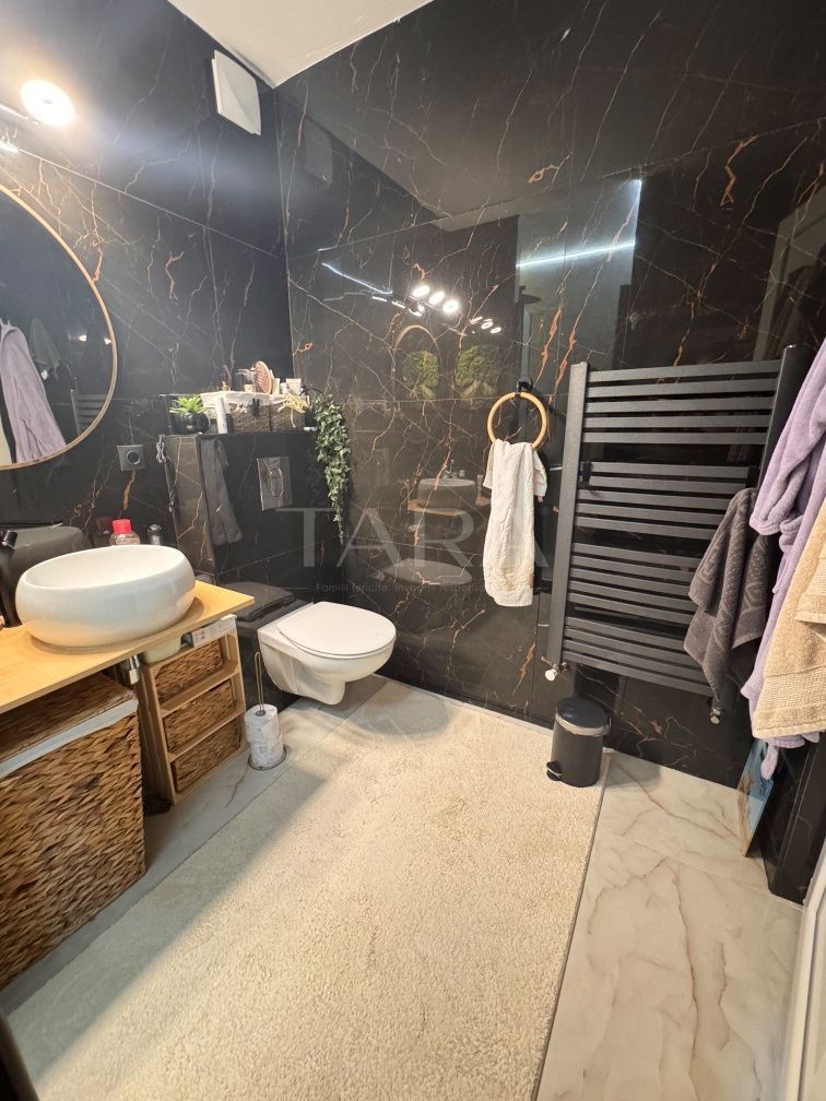 Apartament decomandat, renovat complet, mobilat, parcare inclusă. - Poză 8