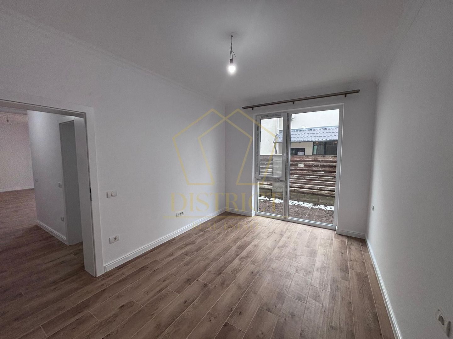 Apartamente noi cu 3 camere, curte 60-70mp | Dumbravita | CORA - Poză 4