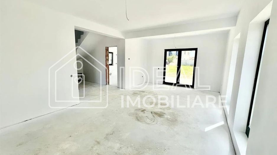 Casa Individuala cu 4 camere si 270 mp de curte, în Cristian - Poză 12