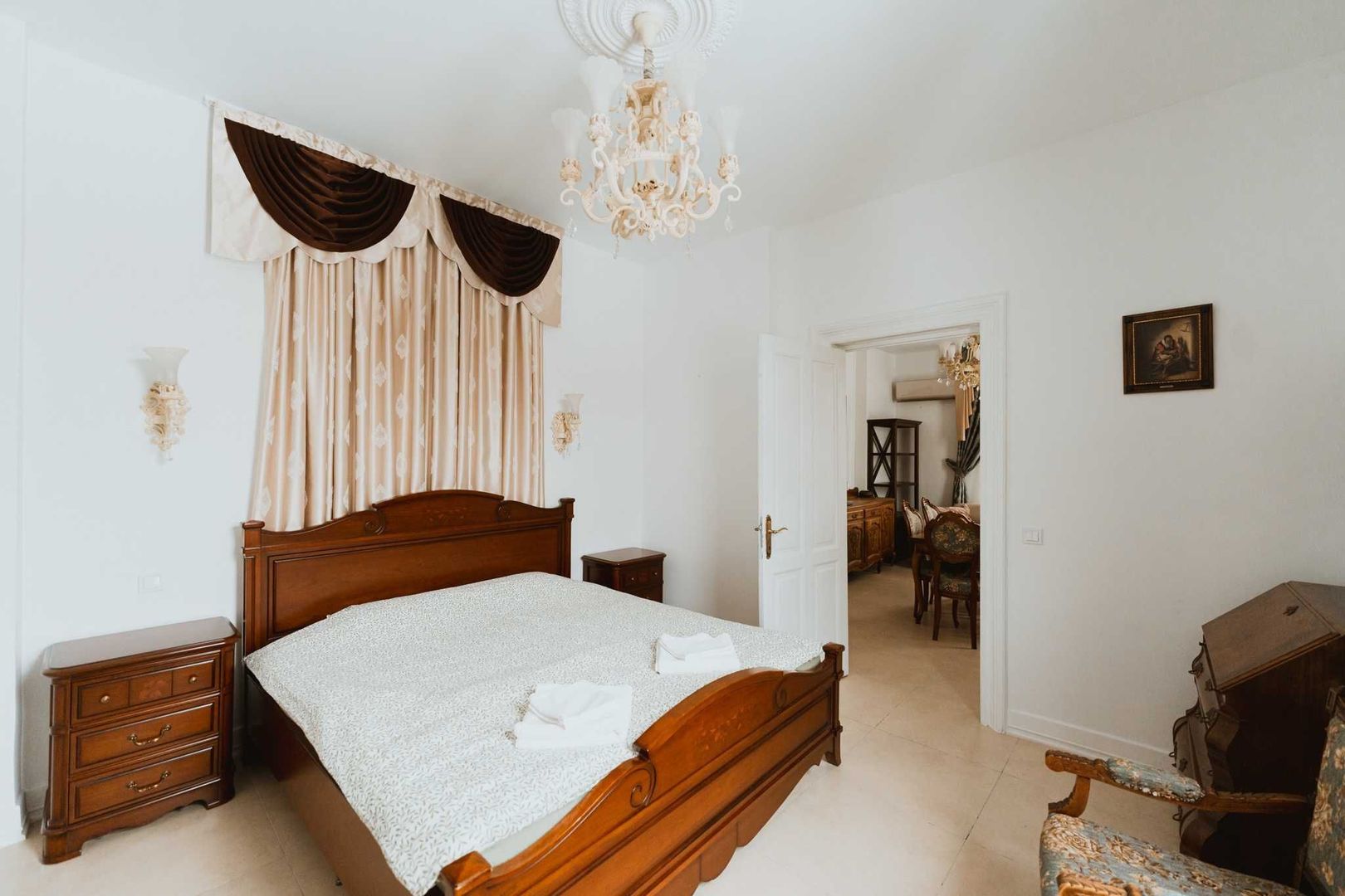 Apartament - clasic - Calea Victoriei 3+1 camere - Poză 3