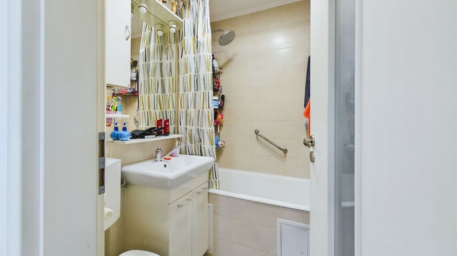 Apartament 3 camere luminos și renovat în zona Apusului - Poză 18