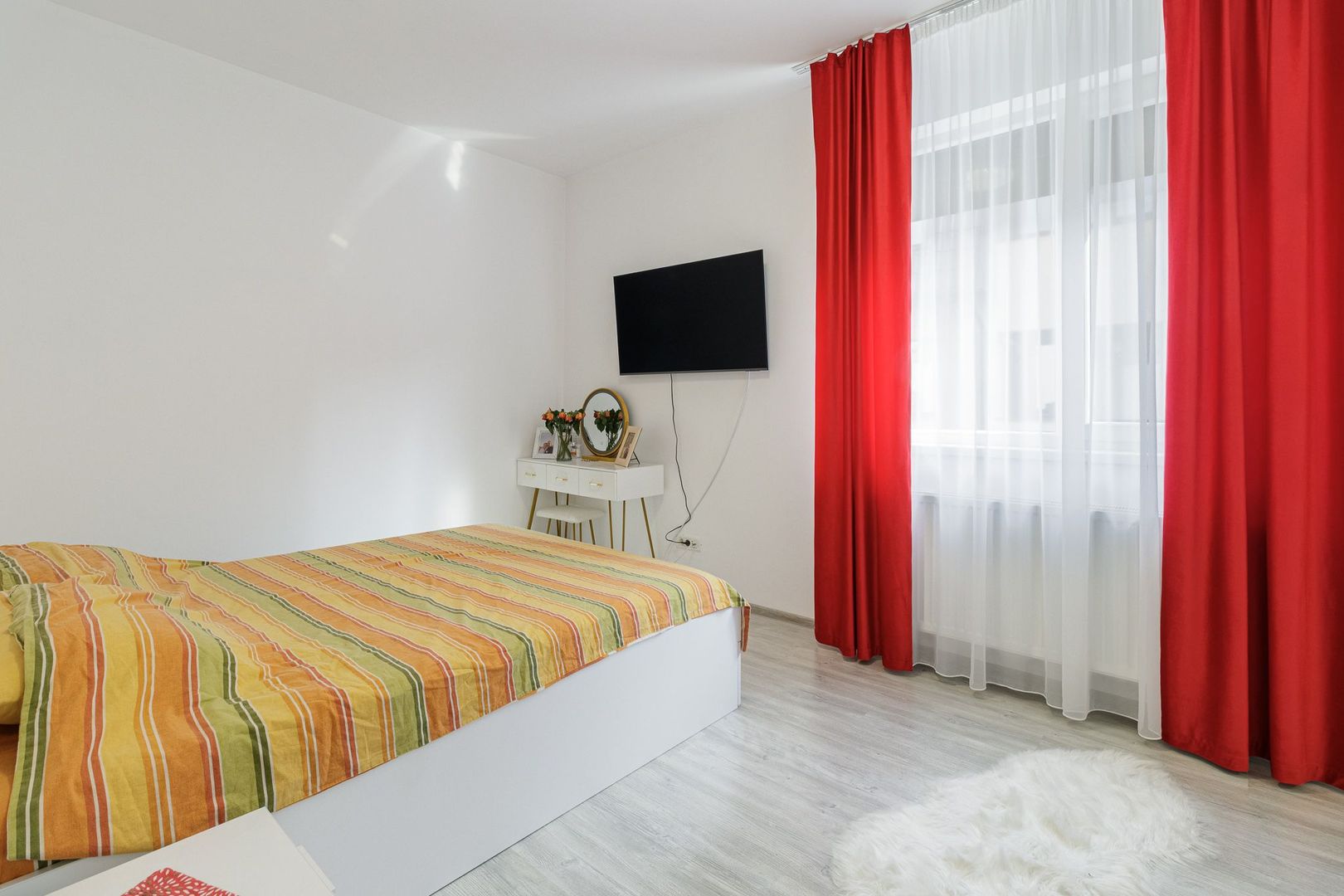 2 camere Apusului-Bacriului cu loc de parcare - Poză 1