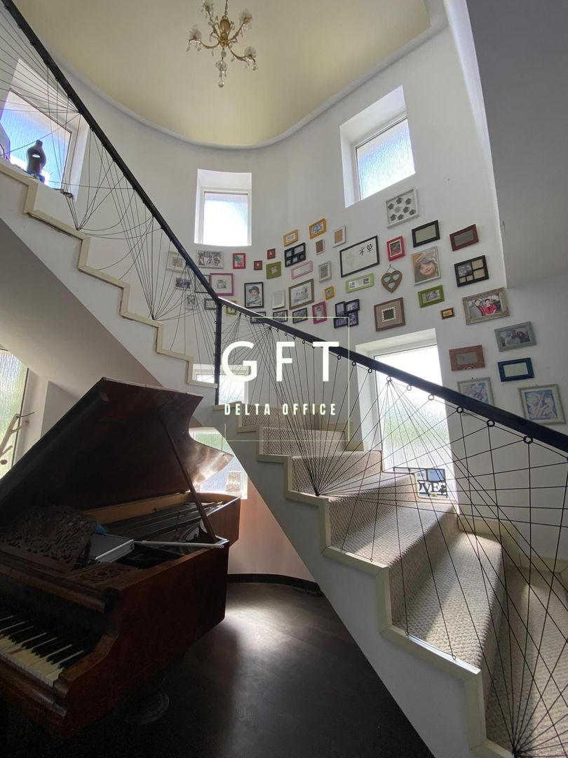 PRET REDUS!!! Vila de lux, P+E+M, piscina, 7 minute de centru Bistritei - Poză 4