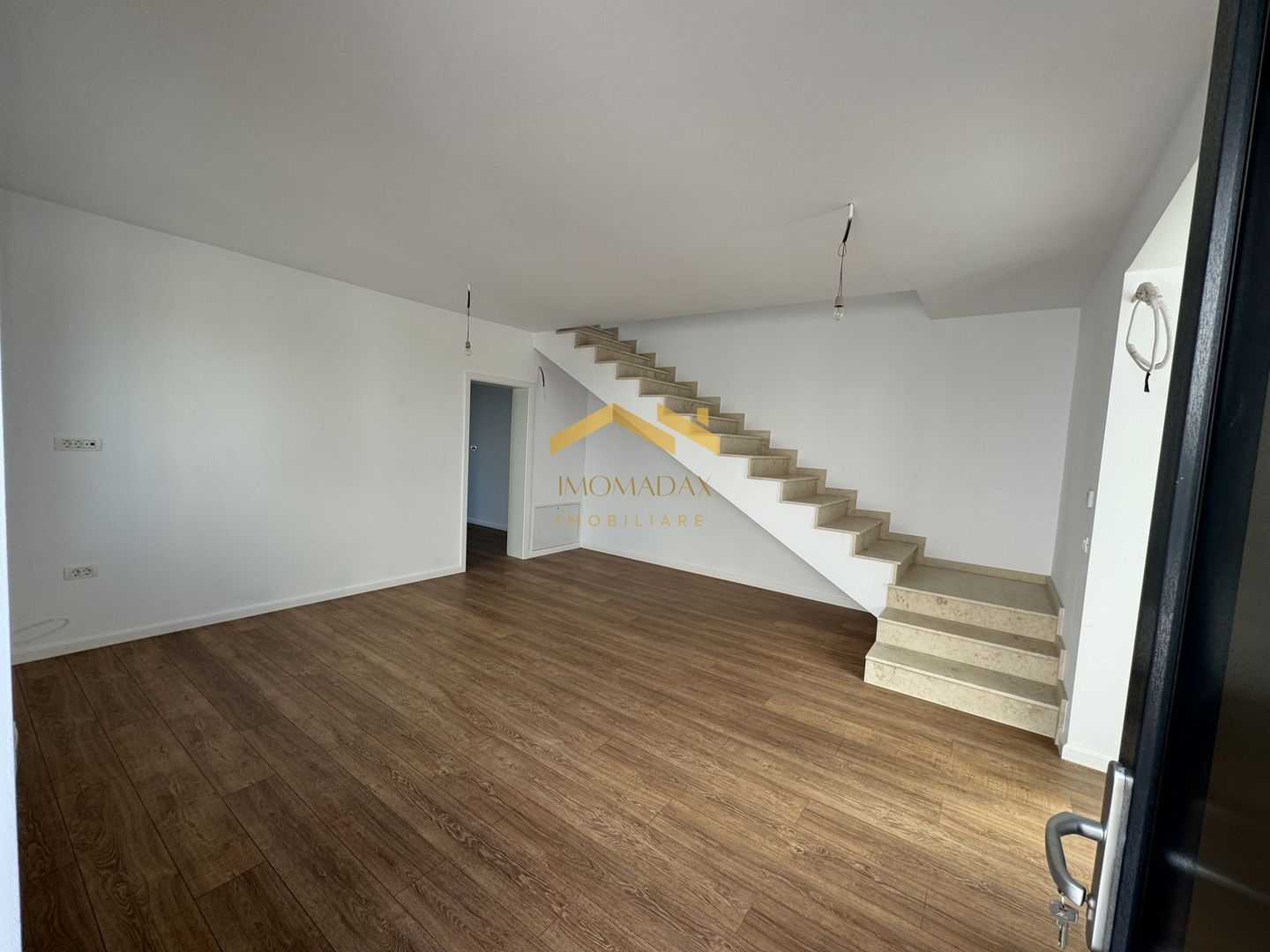 Bucovăț-Duplex P+E-4 Camere - Poză 12