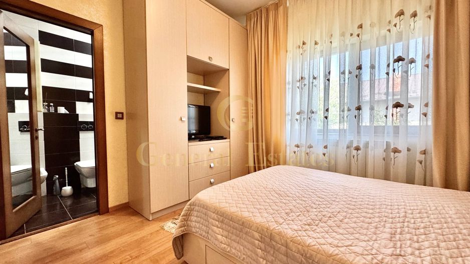 Vînzare Casă în 3 Nivele -Hlincea - 343 m.p. - Poză 10