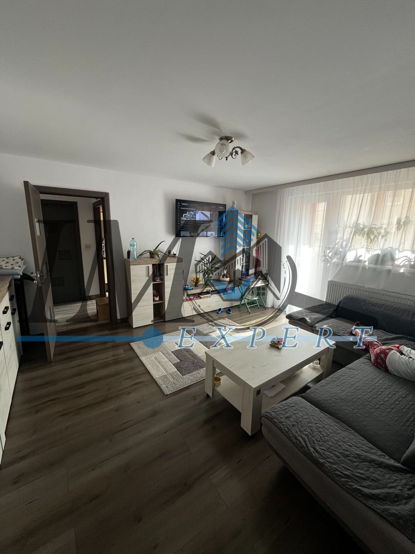 Apartament renovat cu 2 camere de vânzare in Sebeș - Poză 1