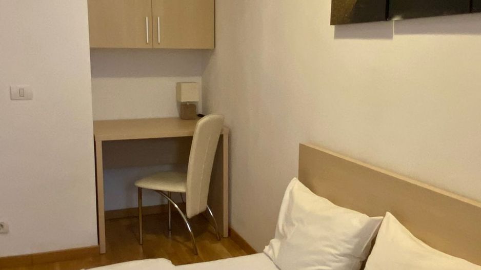 Apartament cu 3 camere si loc de parcare subteran - Poză 7