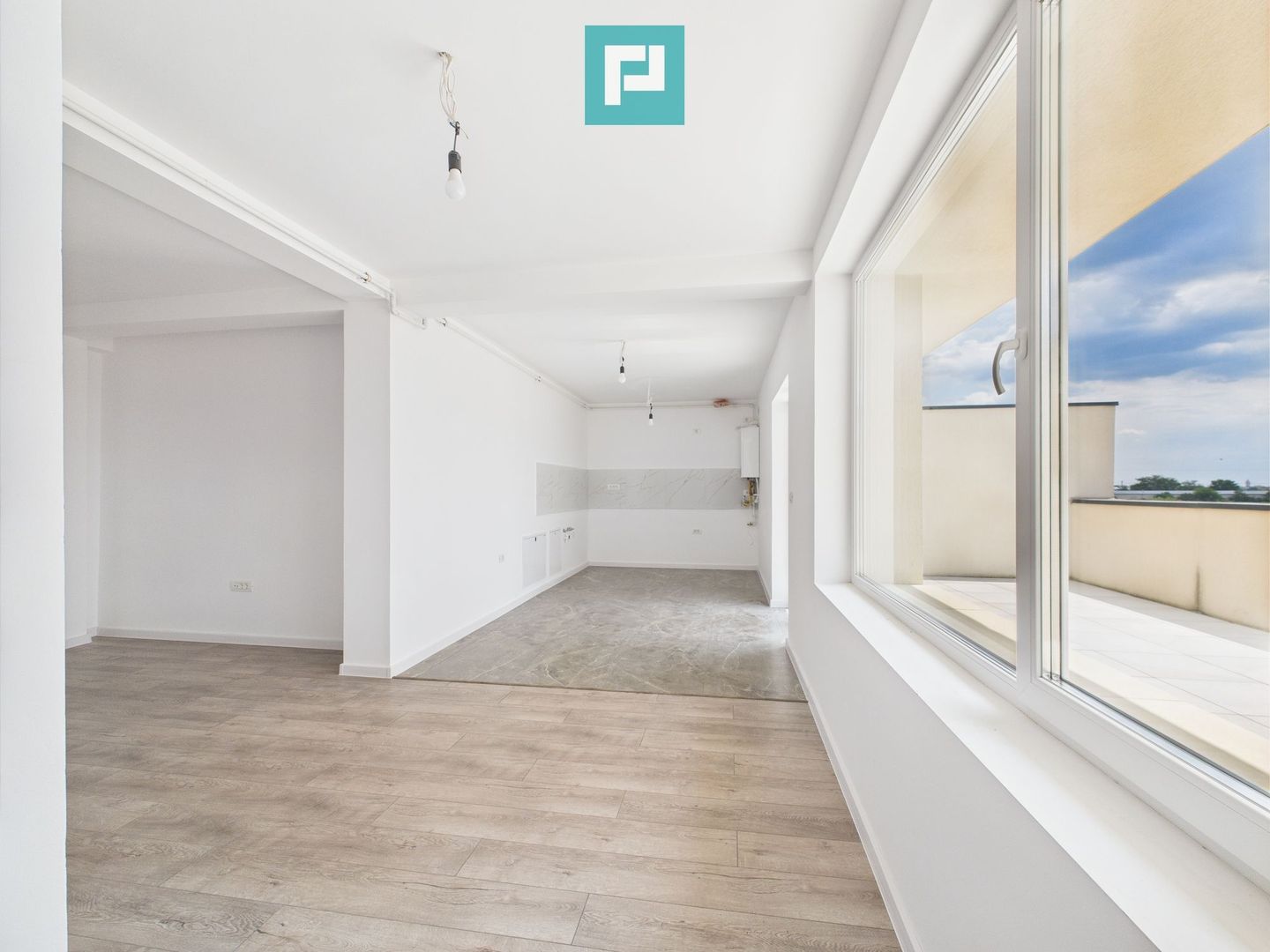 Apartament 3 camere, zona Torontalului - Poză 2