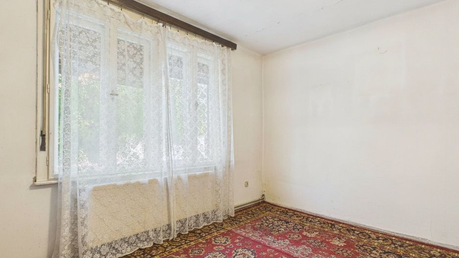 Casă cu 3 camere și teren de 450 mp în Pârneava - Poză 9